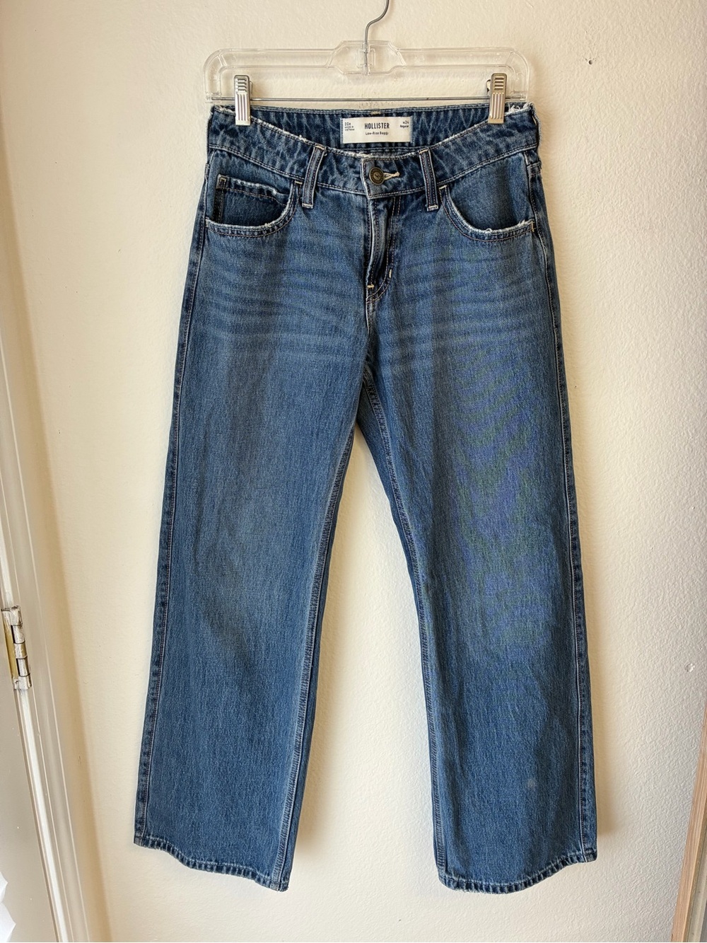 Hollister women’s baggy low rise Jeans - Classic Blue Wash